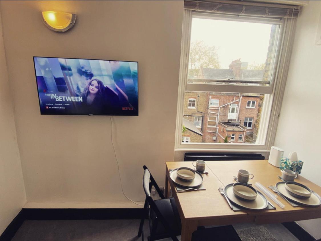 Complete 1 Bedroom Apartment With Wi-Fi, Kitchen, Tv In Heart Of Chiswick, London Exterior photo